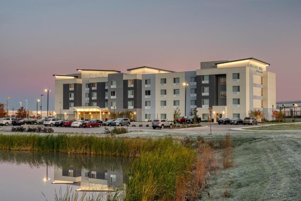 West Newton Hotel | TownePlace Suites by Marriott Indianapolis Airport