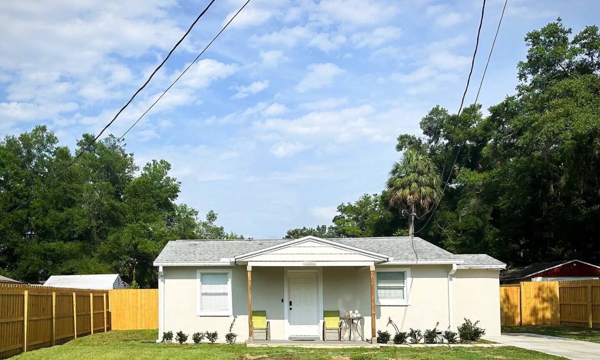 Meadowcrest House | Tranquil 2-bedroom house in Crystal River with WiFi and AC