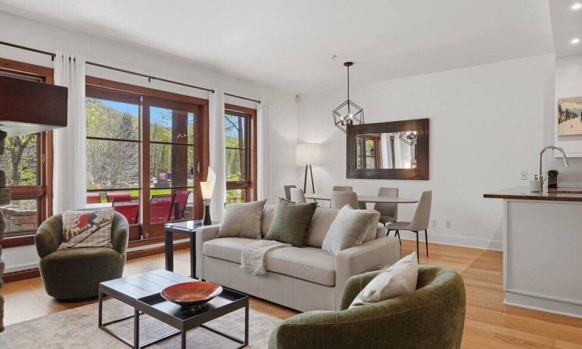 Versant Soleil Apartment | Tremblant l Paradise | Ski in & Ski out | Spa&Pool