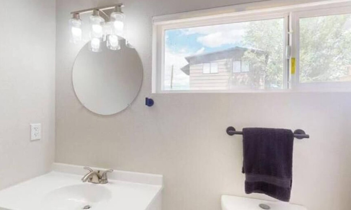 Albuquerque House | Trendy Downtown Remodel Home 2/2 w/King Beds & W/D