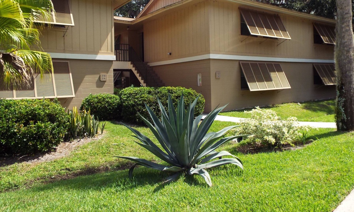 Deltona Lakes Condo | Tropical Paradise Close to Beach and Theme Parks