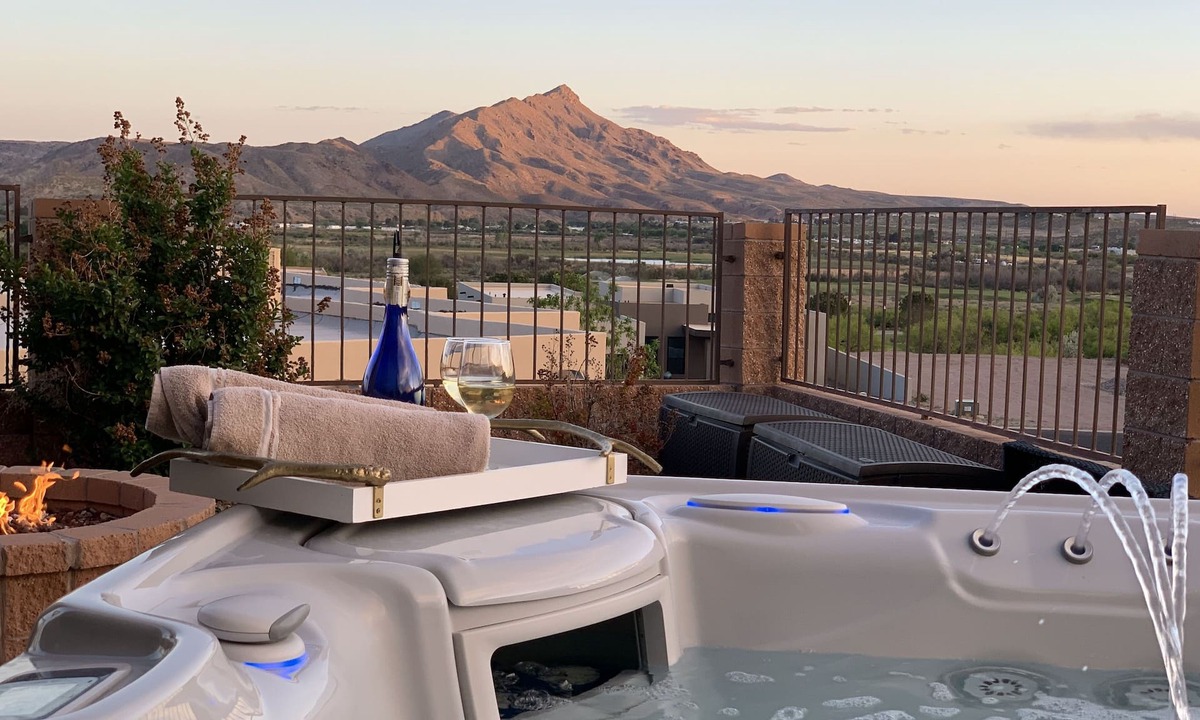 Elephant Butte House | TURTLEBACK OASIS! Mins to Lake, Hot Springs & Golf