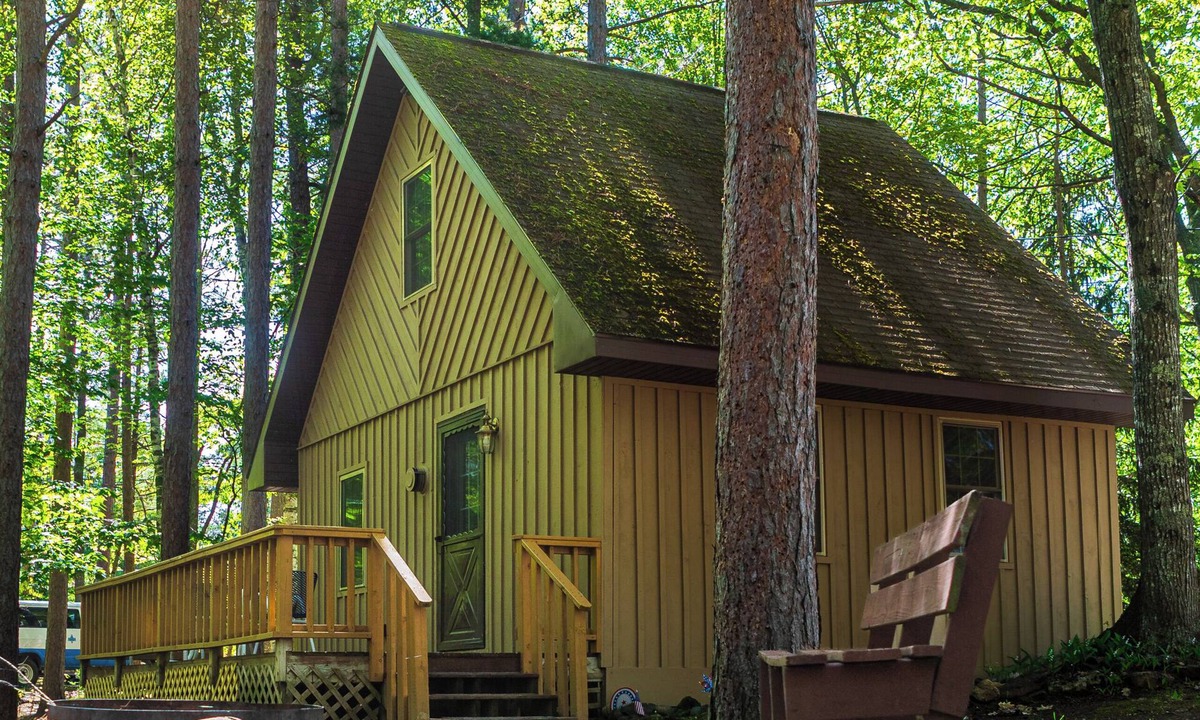 Au Train Cabin | Twin Heron Cabin #1 – AuTrain River Cabin Near Pictured Rocks & Lake Superior