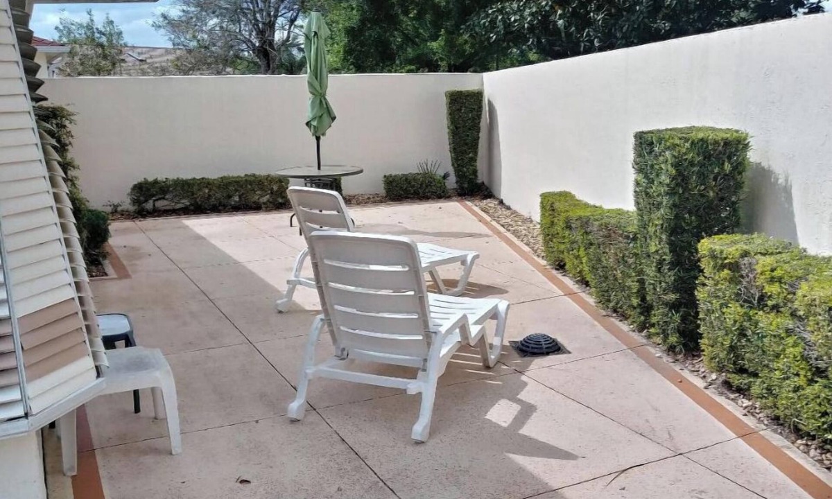 Del Mar Villa | Two Bedroom 2 Bathroom court yard villa North of COUNTY RD 466