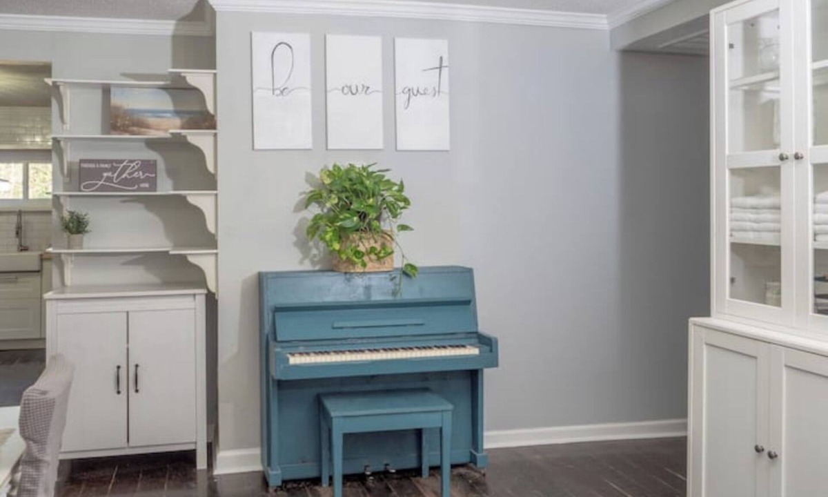 Folsom House | Under the Oaks, 3 BR, 2 King beds, sleeps 6