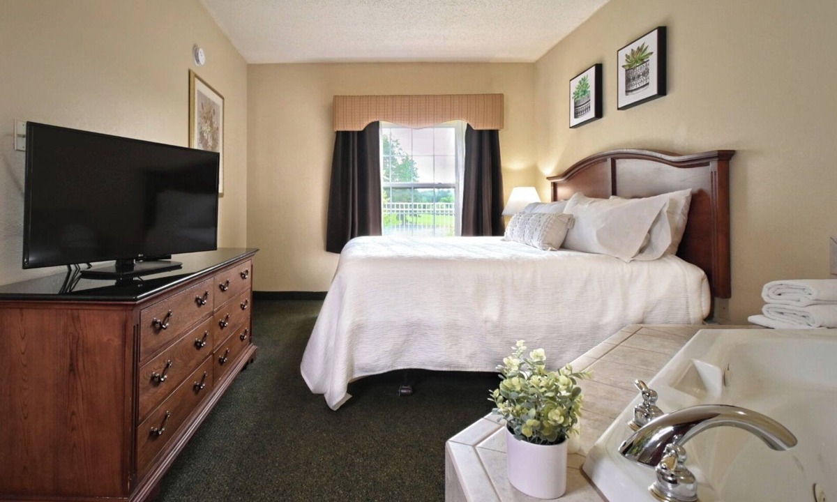 Pembine Hotel | Unforgettable Island Adventure! Charming Suite w/Pool Access | Pet-Friendly!