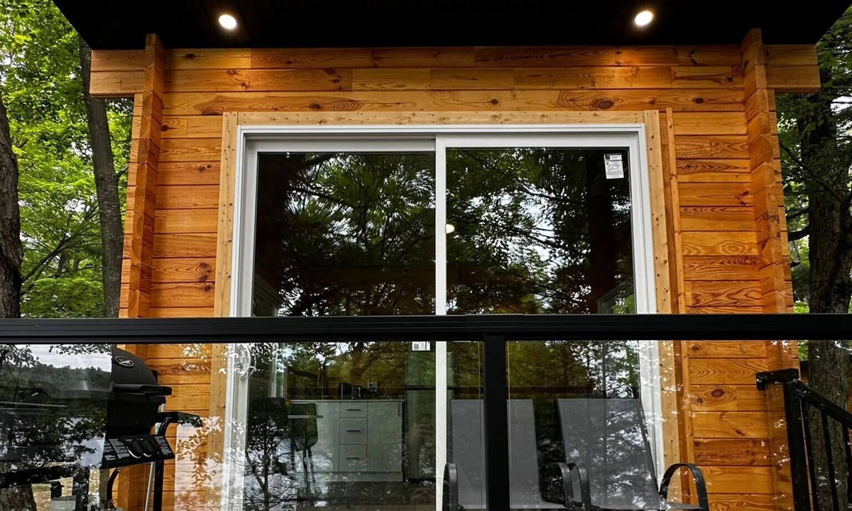 Parry Sound House | Unique 1-Bedroom Eco Log Cabin in Parry Sound #106