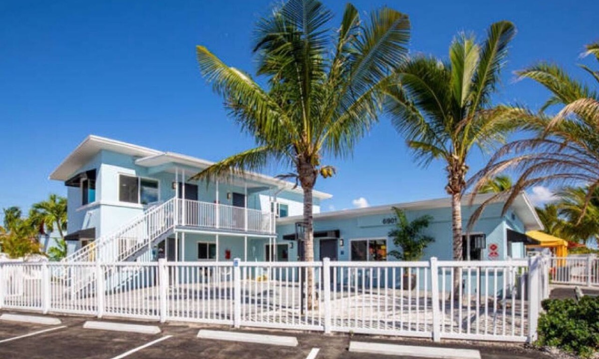 St. Pete Beach Condo | Unit 111 Beach Haven Bungalow 2 Bed/2 Bath - The Pearl Cabana Club