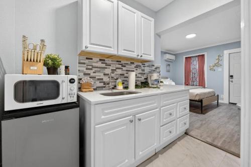 South Pensacola House | Unit 12 Simple Comfy Tiny Pensacola Studio