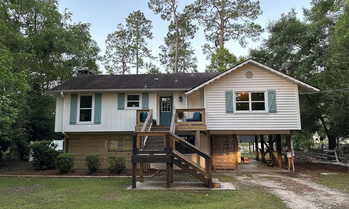 Fairhope Cottage | Updated home with water access and boat lift.