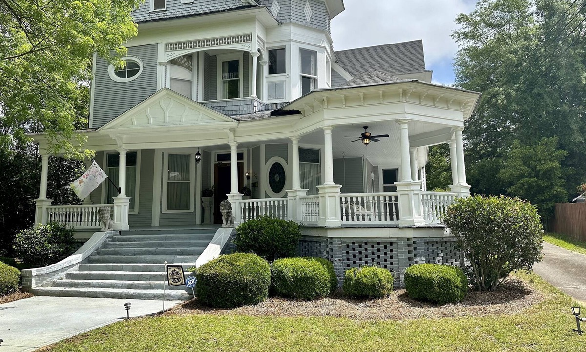 Americus House | Victorian Home