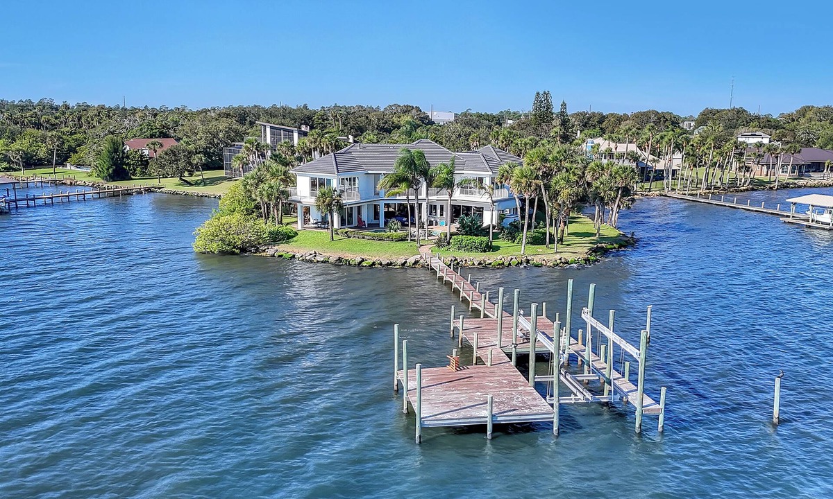 Rockledge House | Viera Riverfront Island Retreat 8bd/6ba Water Views EVERY Room Pool/Spa 16+ppl