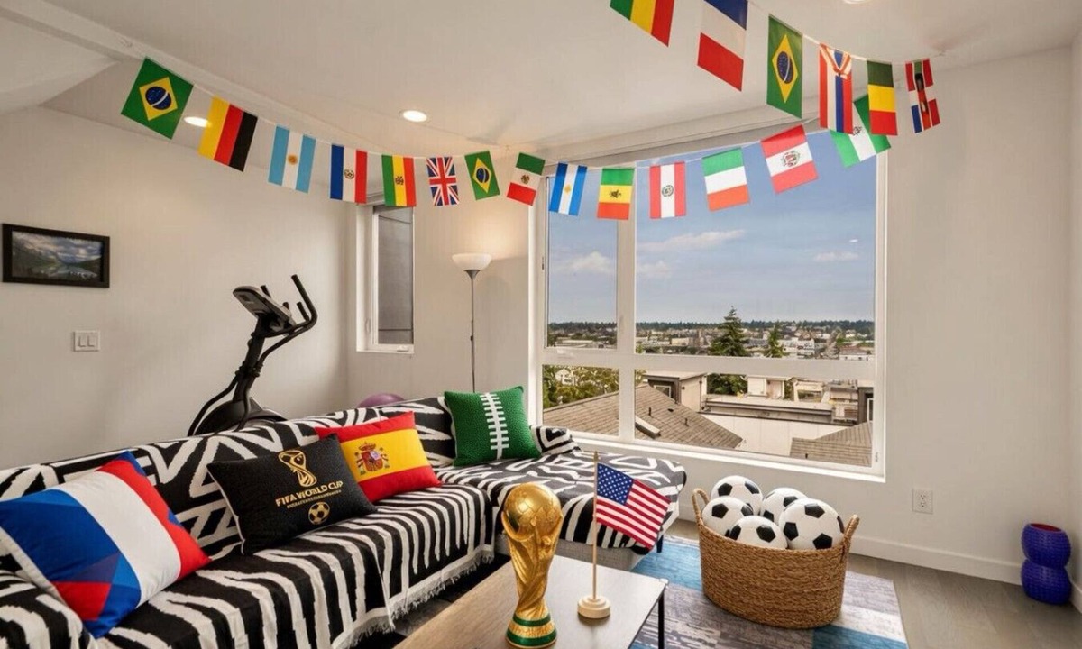 North Queen Anne Villa | [VIEW] 3BR Queen Anne House | Rooftop | NEW PROMO