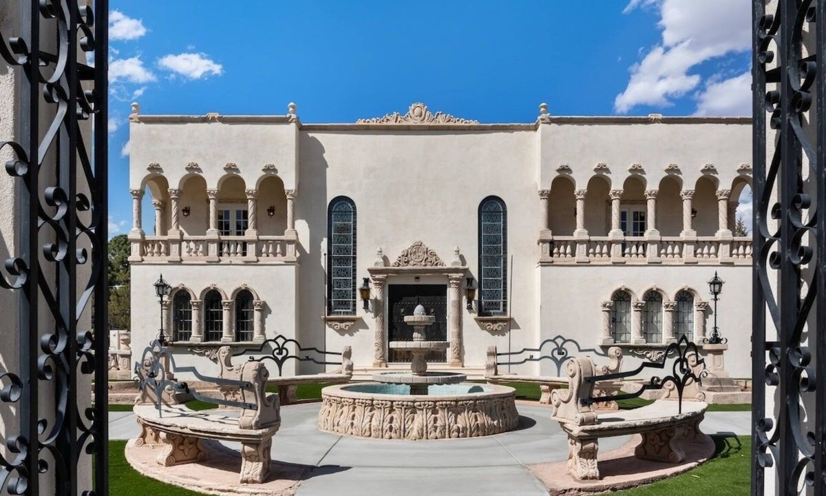 Southeast Heights Villa | Villa de San Rafael - Historic Estate by Arrivls