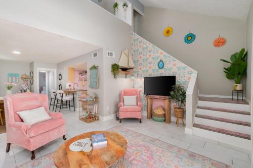 Vilano Beach House | Walk to Beach Cowboy Pool Sleeps 6