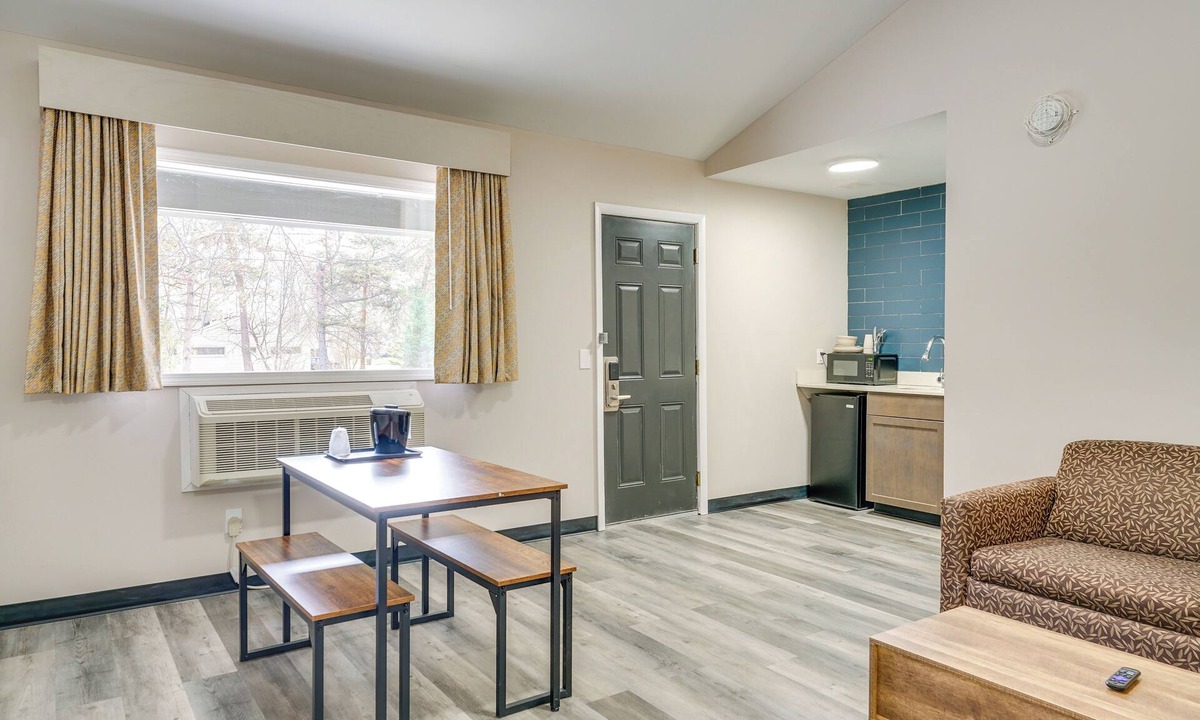 Port Huron Apartment | Walk to Beach & Dining: Port Huron Studio