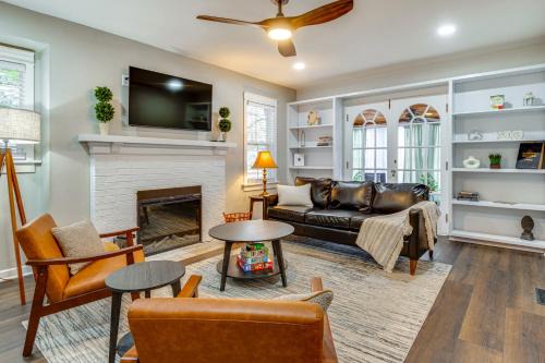Frankfort House | Walk to Downtown Frankfort: Patio, Firepit & More!