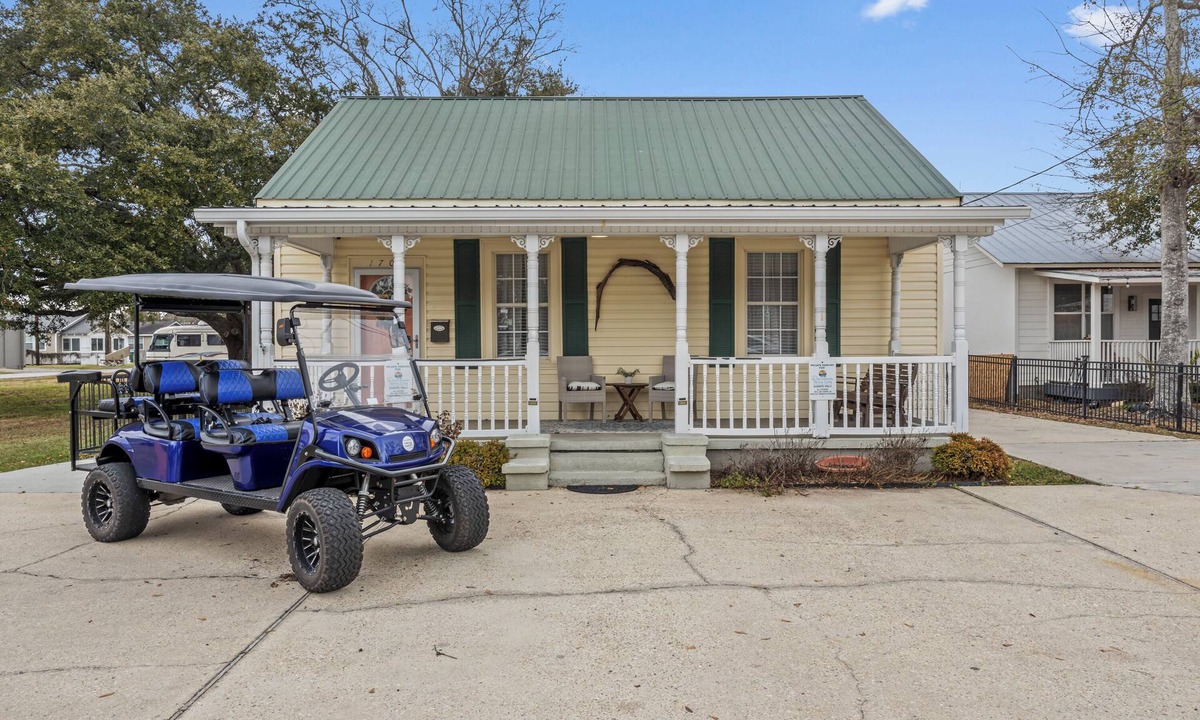 Ocean Springs House | Walk to Downtown + Game Room + Sleeps 9