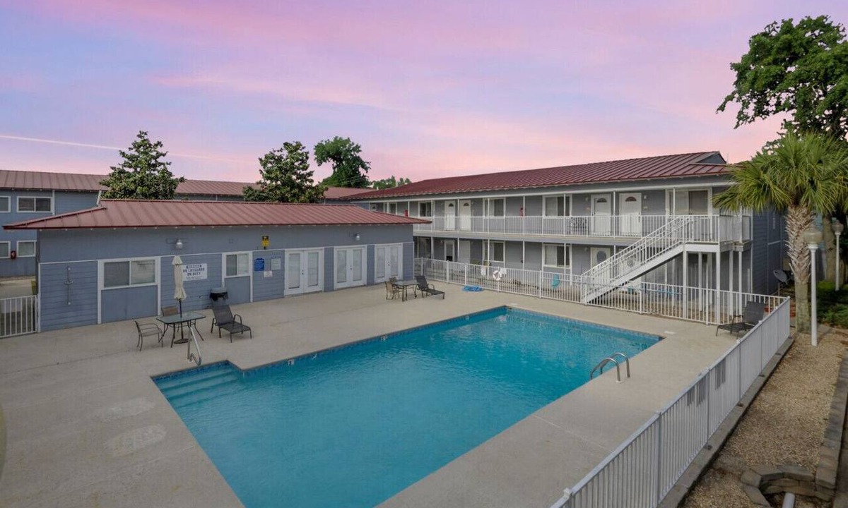 Biloxi Condo | Walk to the Beach | 2 Pools | Military Welcome!