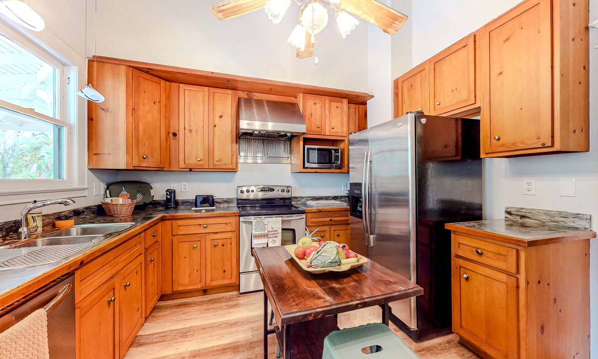 Arcadia Historic District House | Walkable, beautifully renovated historic home with lovely porches & firepit