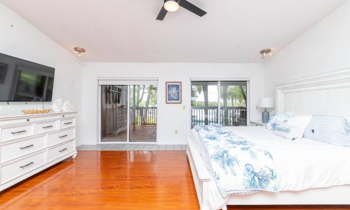 Riverview House | Waterfront 6BR Oasis Pool Gym Huge Dock
