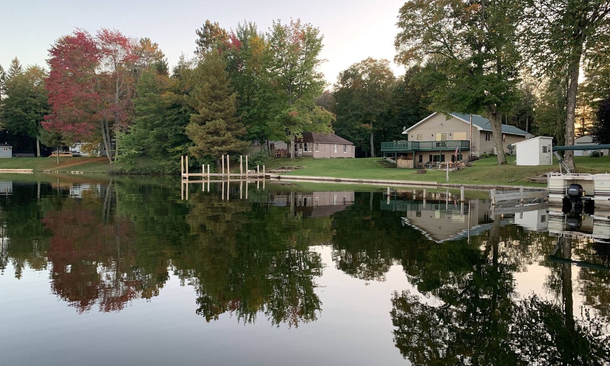 Munising Cabin | Waterfront cabin located 15 mi from Pictured Rocks and 10 mi from Munising.