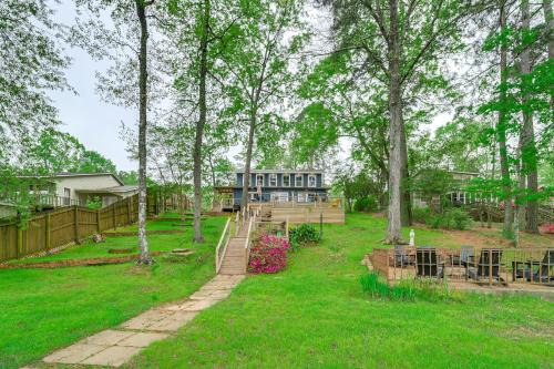Negreet House | Waterfront House on Toledo Bend w/Private Dock!