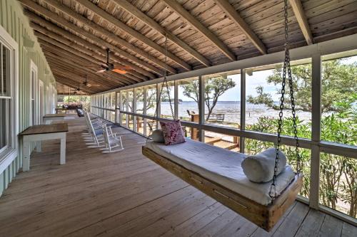 Perdido Beach House | Waterfront Perdido Beach House w/Canoes & Kayaks!