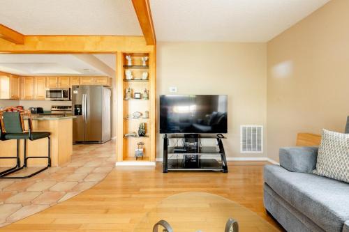 Cocoa House | Welcome to Your Serene Waterfront Getaway!