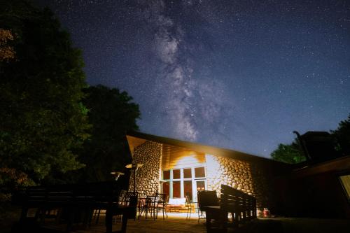 St Germain Hotel | Whitetail Lodge