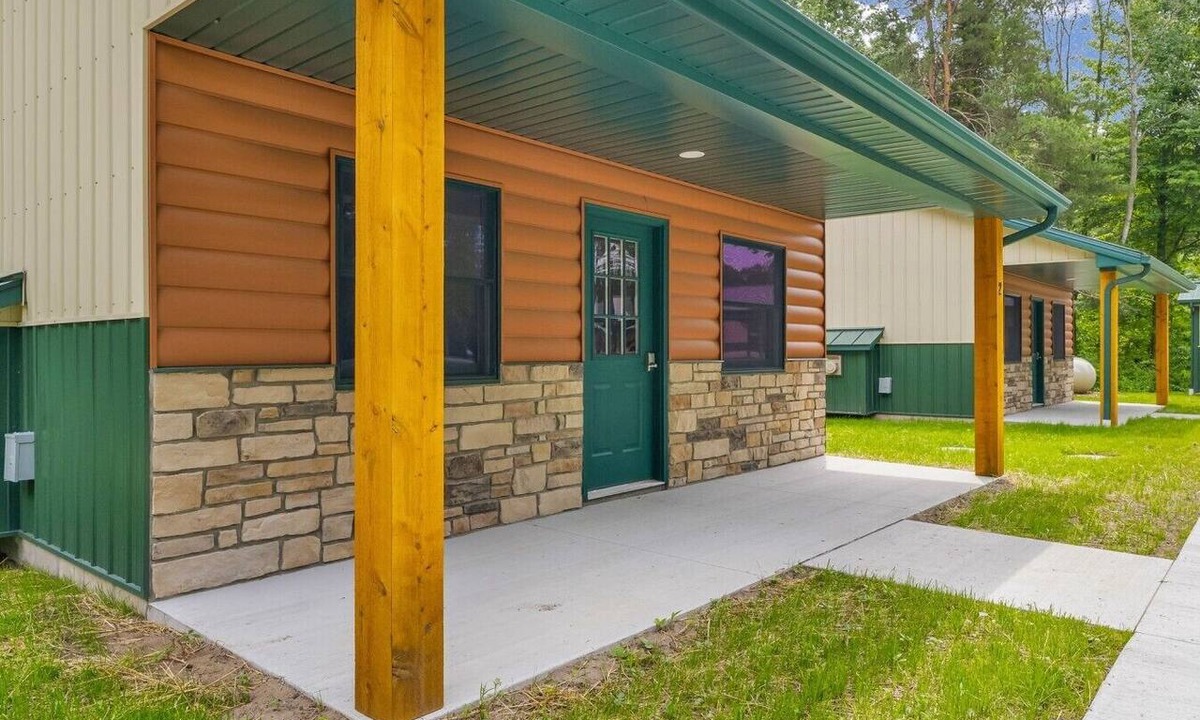 Jeddo Cabin | Whitetail Ridge Cabin 1