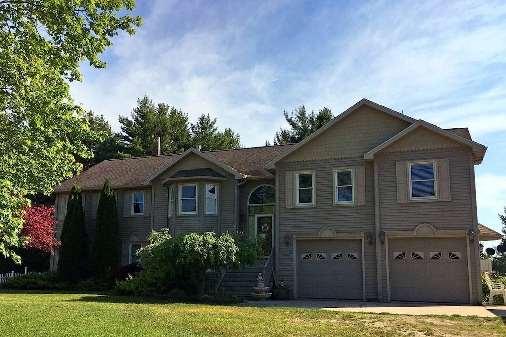 Brevort Cottage | Wonderful Cottage with Lake Access and Great Views in Moran, Michigan