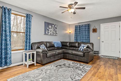 Sunnyland House | WOOD INN 2 Comfy 2BD close to DT Peoria