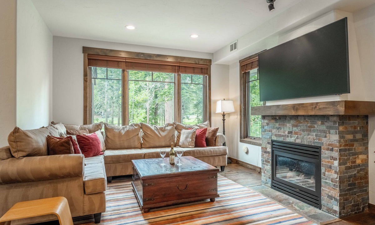 Woodwinds House | Woodwinds Townhouse with Hot Tub