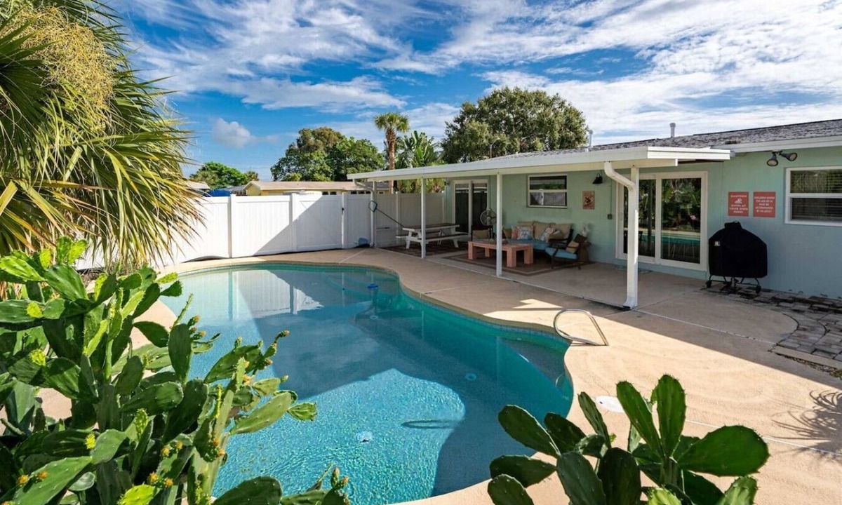 Golden Beach Estates House | Wow! Beachside Glam 3br wPool, Walk to Park, Beach