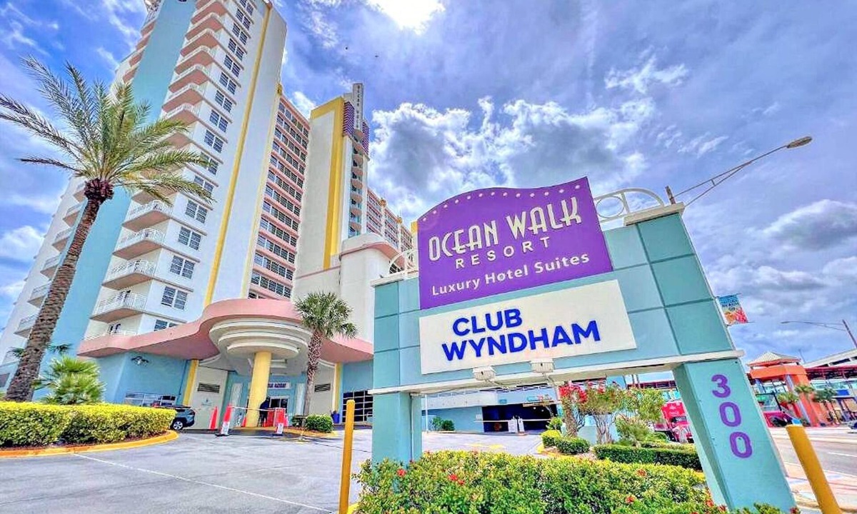 Brush - Stewarts Condo | Wyndham Ocean Walk Resort Totally Updated 1 BR Master Jacuzzi Suite Condo 2429