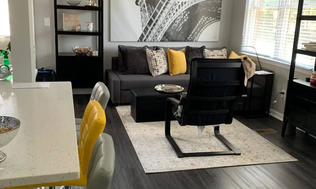 Livingston Apartment | Your Bright, Confortable, Cozy Second Home