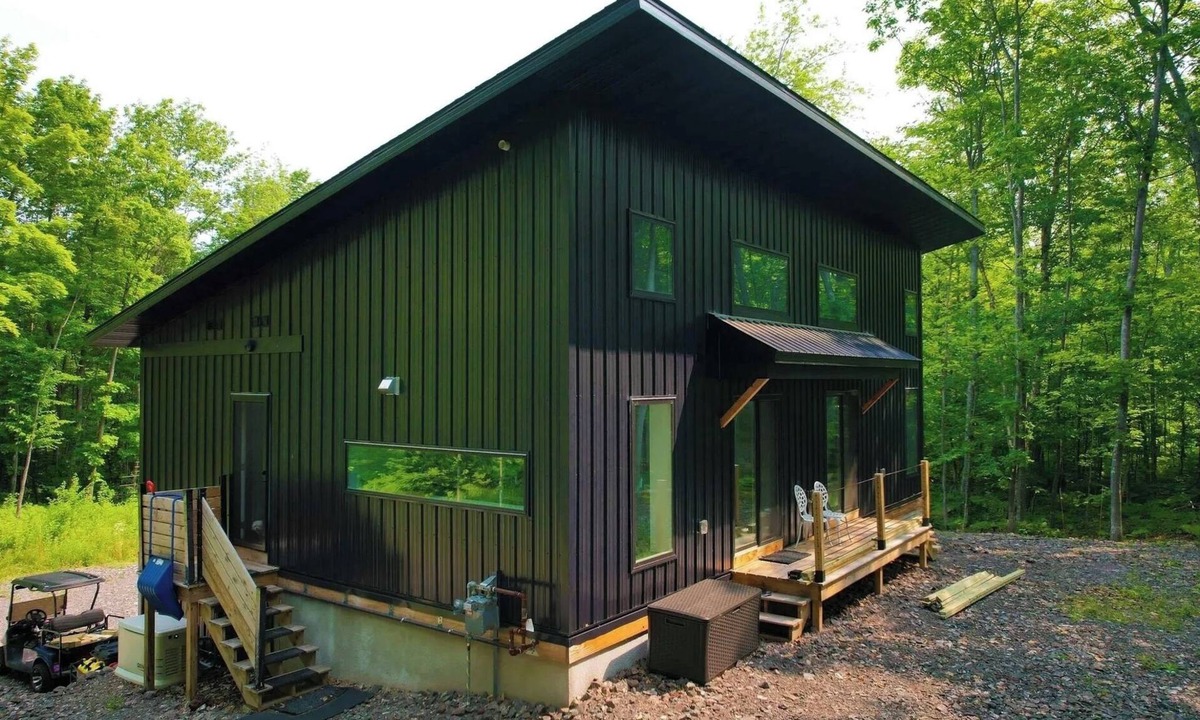 Houghton Cabin | Your True Up North Summer Retreat on 30 Wooded Acres