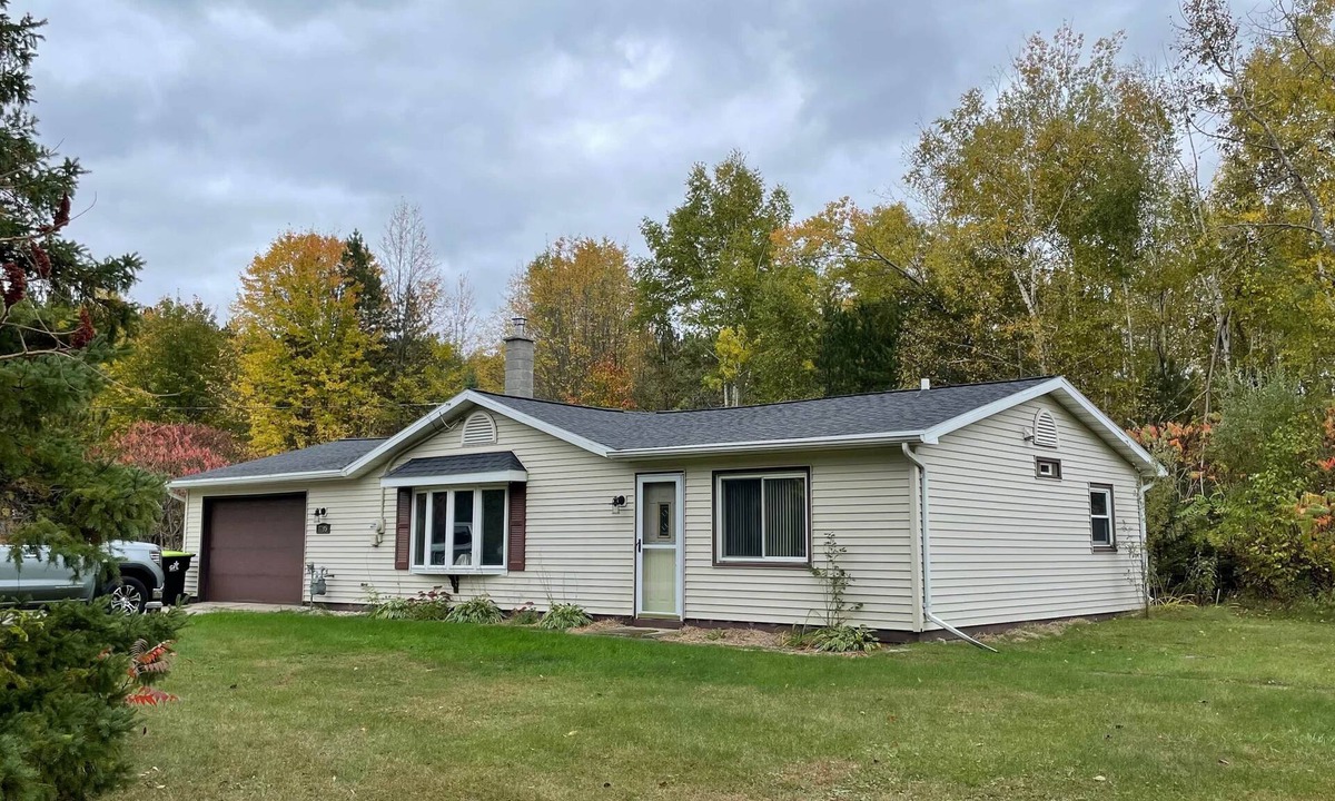 Wauksaukee House | Zen Cottage in the Woodlands