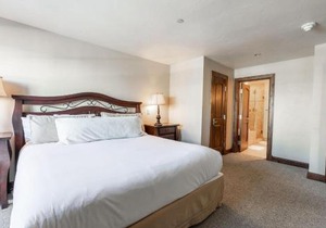 Ascent Residence 208