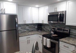 Comfortable 2 bedroom right on the beach