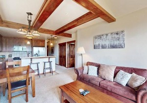 Cozens Pointe D201