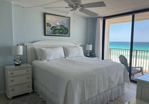 Directly on the Gulf! Beautiful view from your private deck!