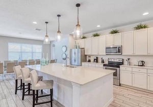 Huge, Popular Resort Villa 30+ Guests - Resort/Pool/Spa/Game Room/Near Disney!