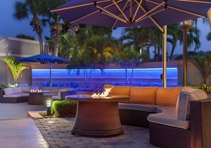 Take An Amazing Vacation! 3 Great Units, On-site Dining, Near Stuart Riverwalk!