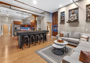 Top Floor Loft by Convention Center Smart Home