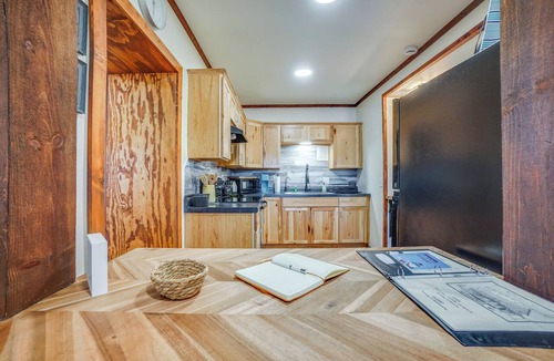Kewaunee House | 0.5 MI to Kewaunee River: Boat, Fish, Kayak!