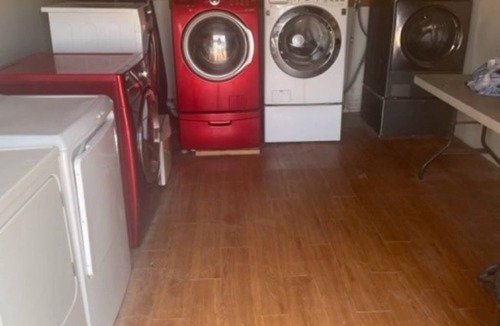 Midland House | 1 Bed, 1 Bath High End RV, Fully Furnished, Pet Friendly