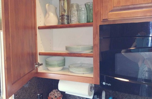 Gilbert House | 1 Bed/1 Bath Upscale Casita, Sleeps 2/4, Garage, Pool, BBQ, EV charger, more.