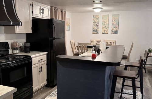 Cheyenne Apartment | 1 Bedroom + sofa bed, upstairs apartment with large seasonal porch